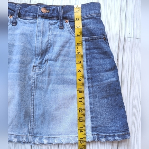 Madewell McCarren Pieced Two Tone Denim Skirt in Distressed Dark Blue Size 27 - Picture 11 of 12